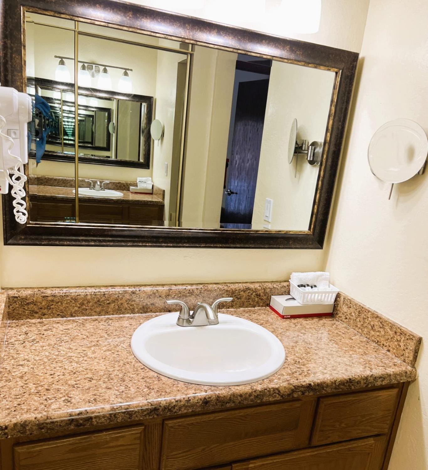 Roundhouse Hotel 5*