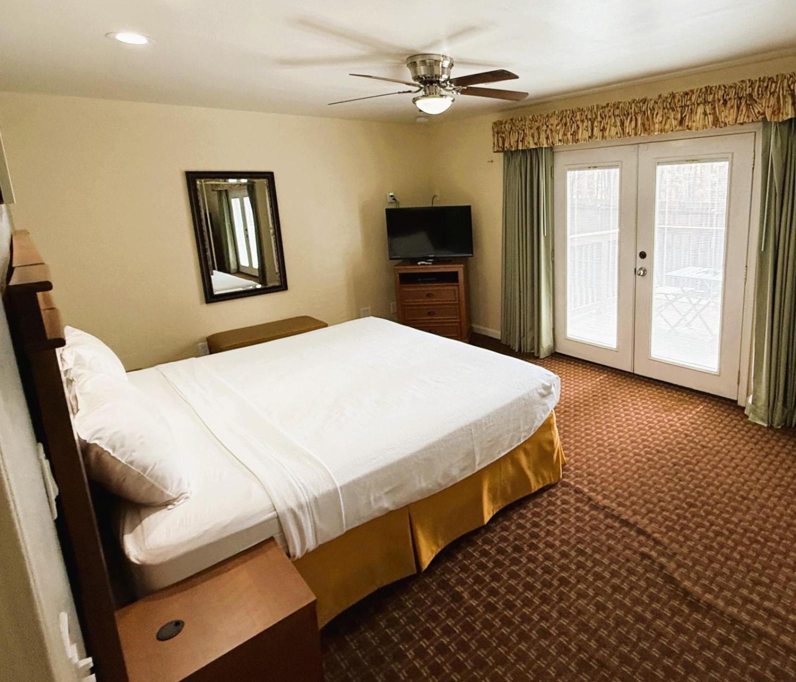 Roundhouse 5* Pinetop-Lakeside
