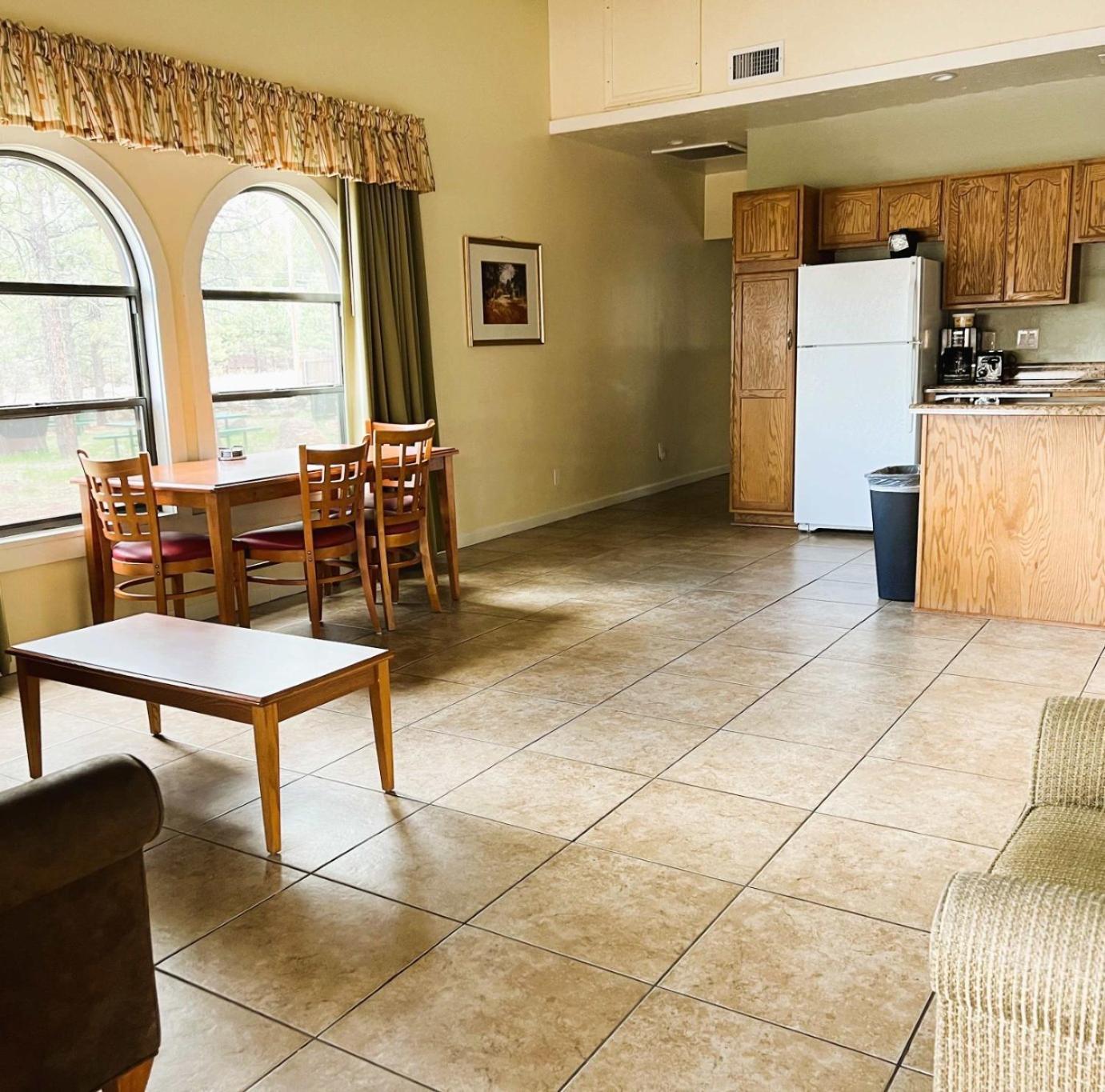 Roundhouse Hotel Pinetop-Lakeside
